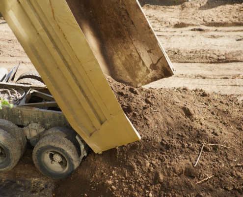 Dump Truck Bed Maintenance Safety: Understanding Risks and Secondary Supports
